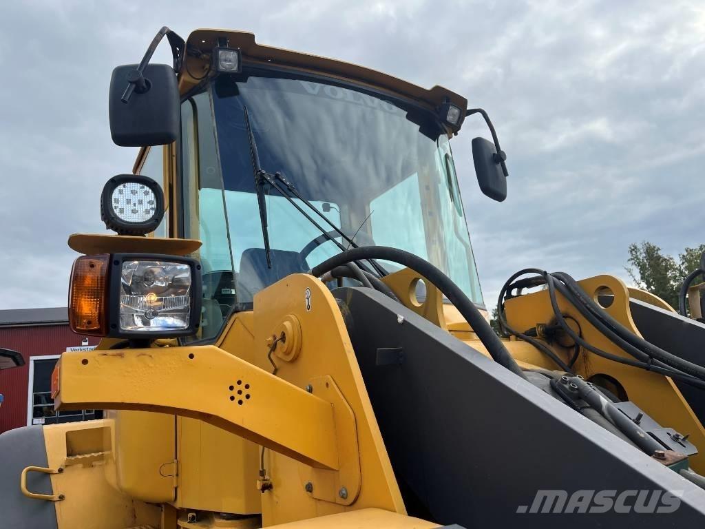 Volvo L 120 E  휠로우더