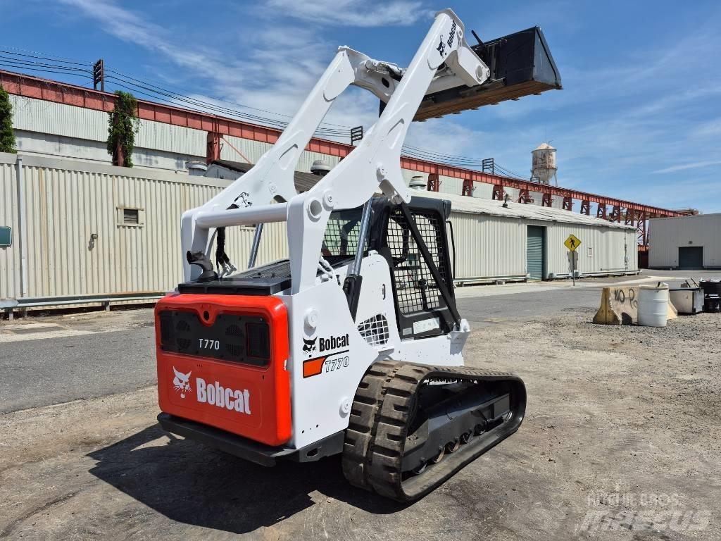 Bobcat T 770  스키드로더