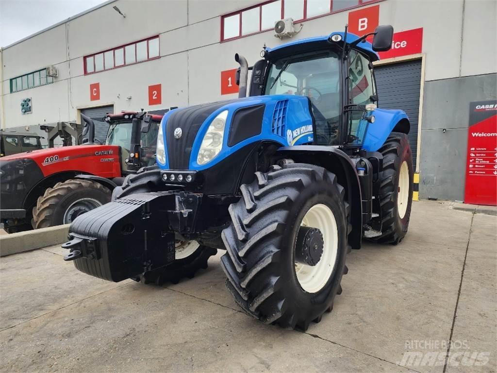 New Holland T8.300 트랙터