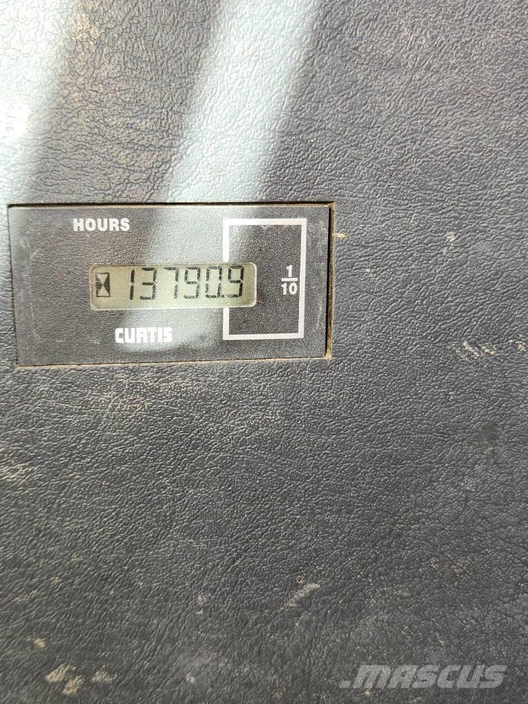 Hyundai Robex 300 LC 대형 굴삭기 29톤 이상