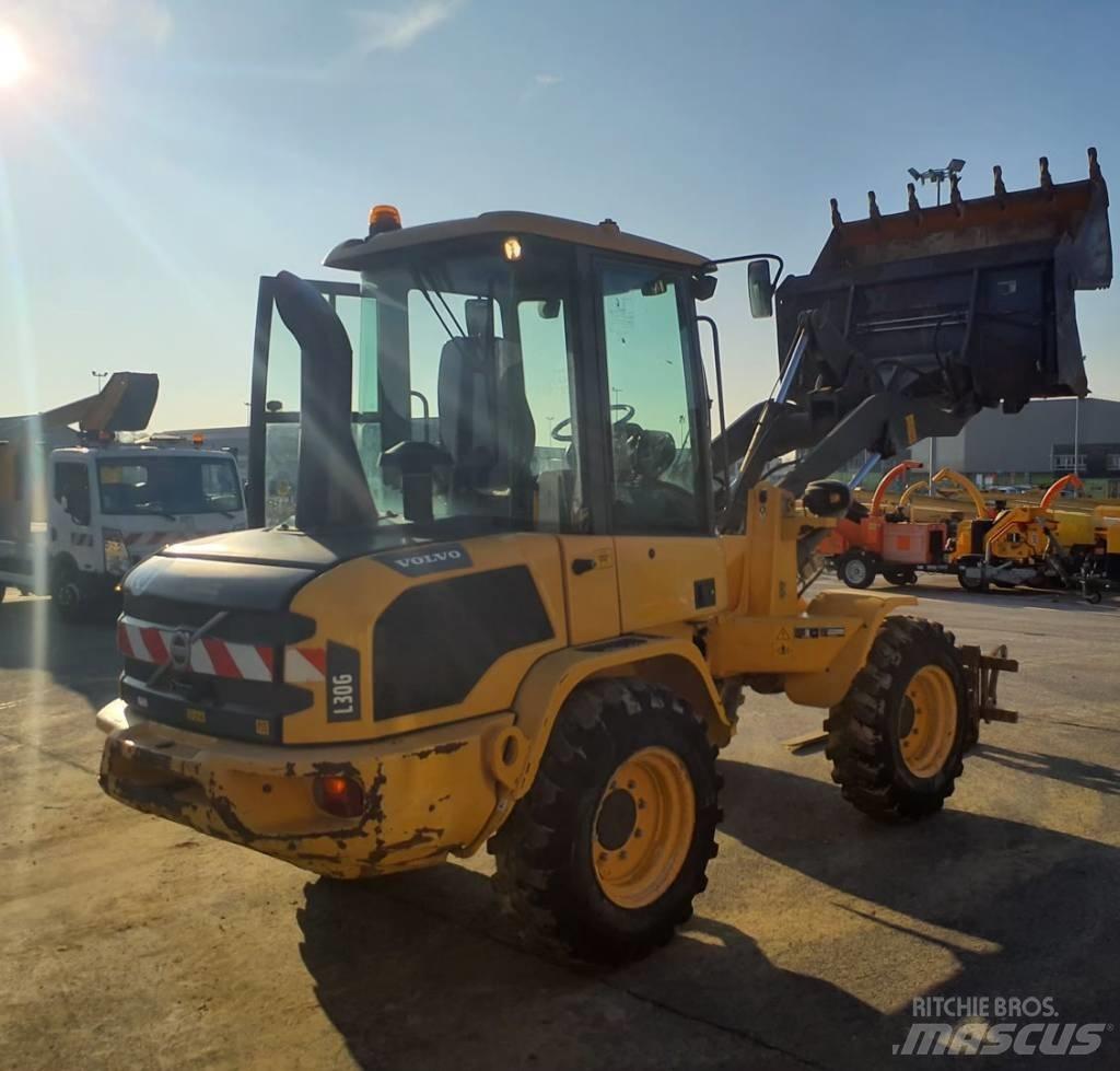 Volvo L30G  휠로우더
