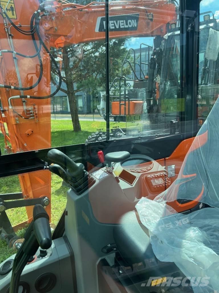 Doosan DX 19 대형 굴삭기 29톤 이상