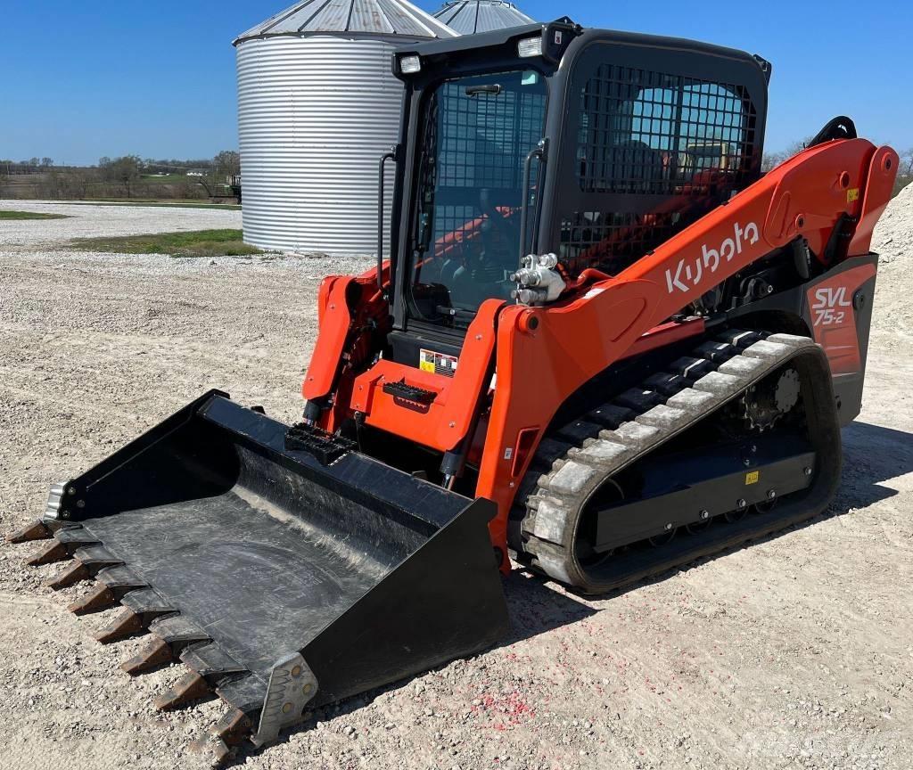 Kubota SVL75-2  스키드로더