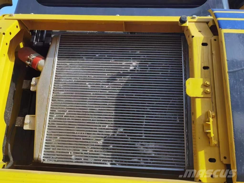 Komatsu PC 450-8 대형 굴삭기 29톤 이상