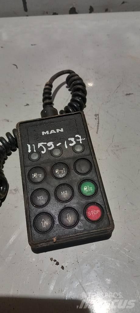 MAN TGA.    4460561390 일렉트로닉스