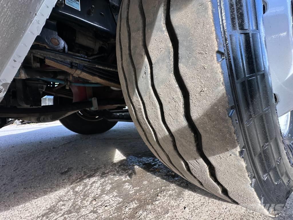 Mack LEU 613 폐기물 수거 트럭