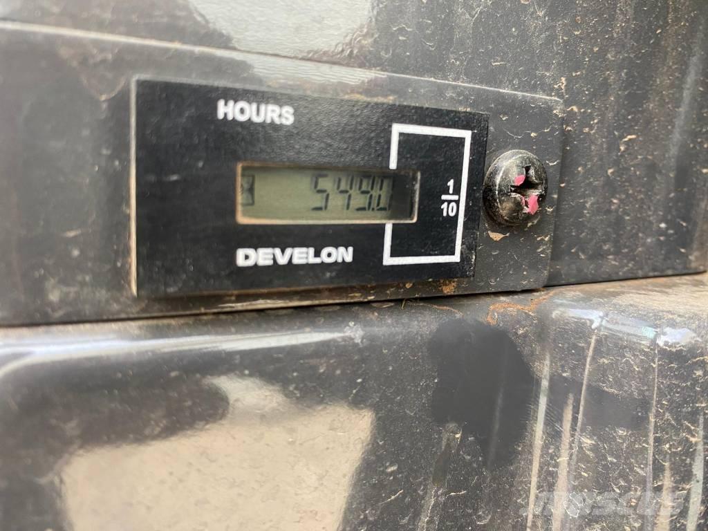 Develon DX 27 Z-7 소형 굴삭기 7톤 미만