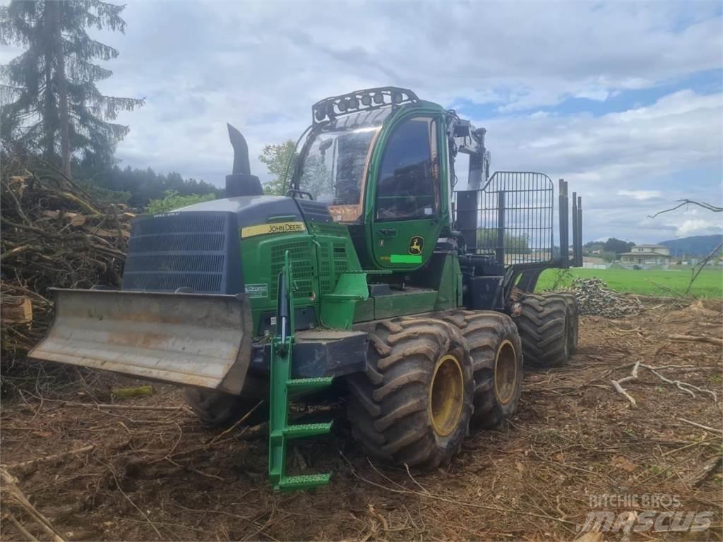 John Deere 1110 G 원목 포워더