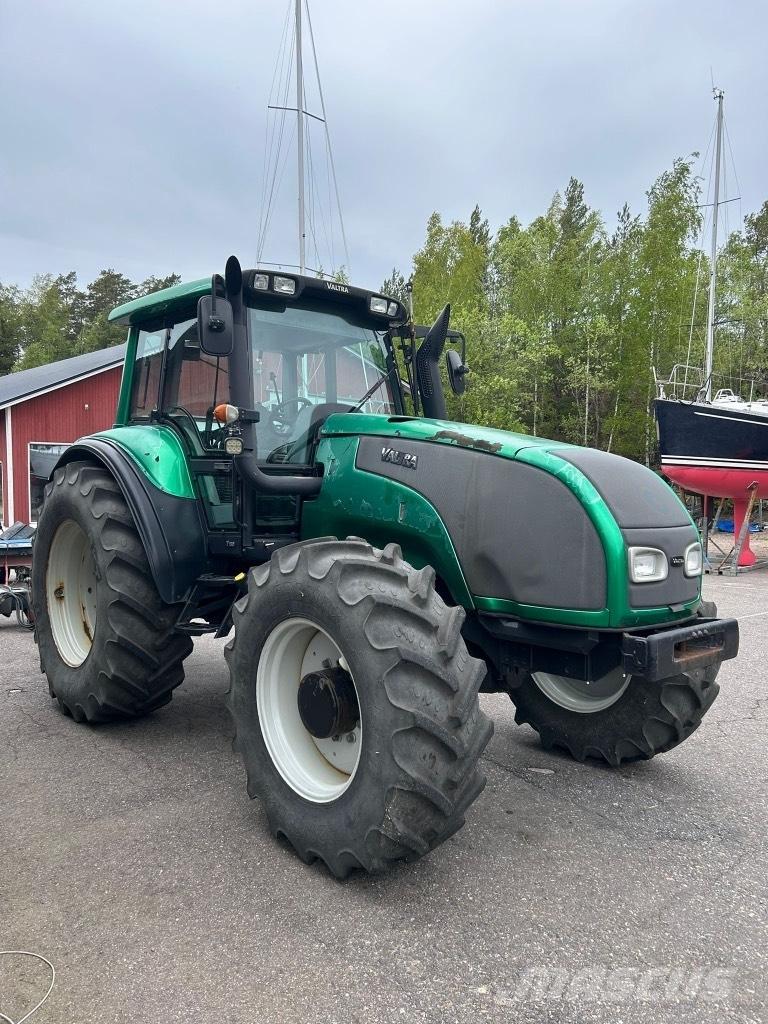 Valtra T 150 트랙터