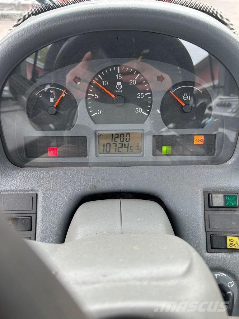 Valtra T 150 트랙터