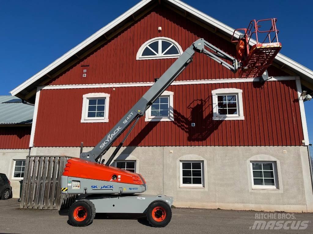 SkyJack SJ 45 T 견인식 전동이동 리프트