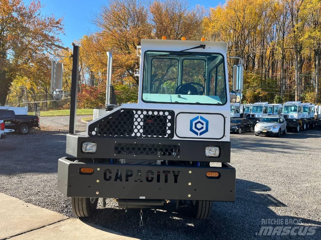 Capacity TJ9000 DOT 터미널 트랙터