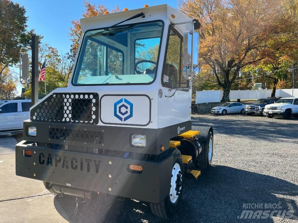 Capacity TJ9000 DOT 터미널 트랙터