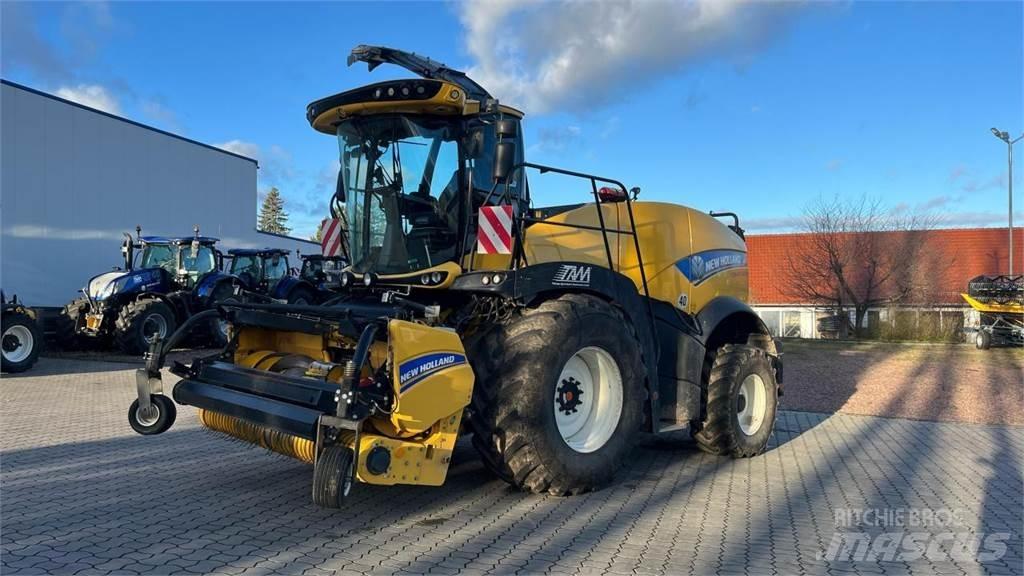 New Holland FR 550 자동 초지기계
