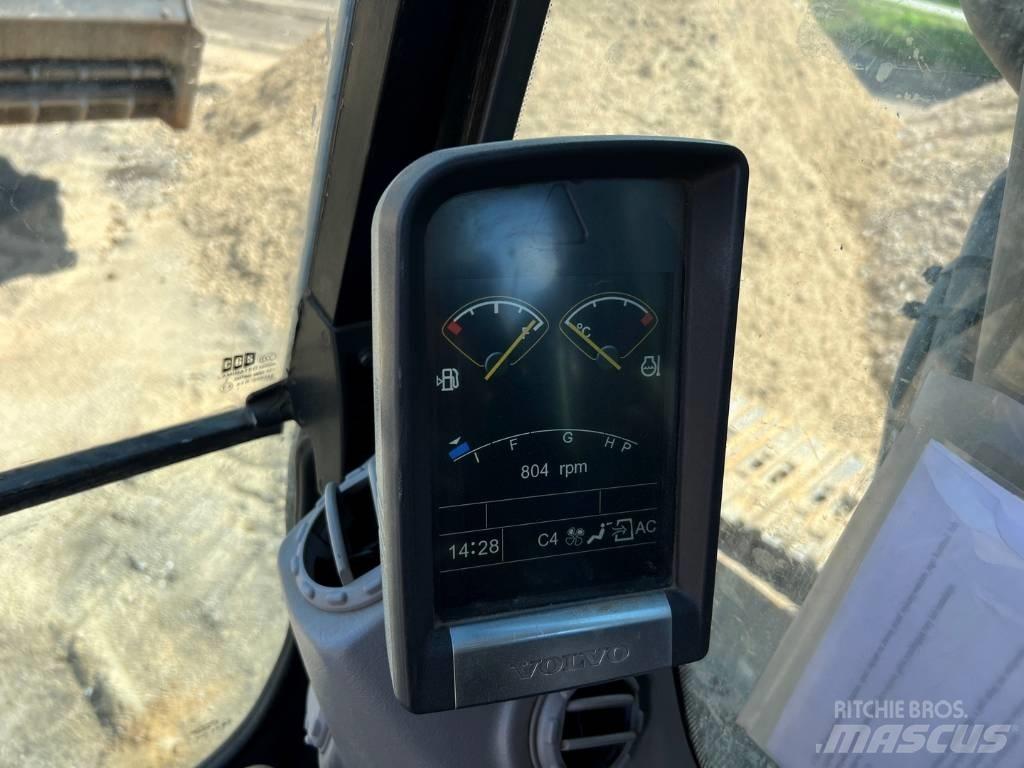 Volvo EC 300 D L 대형 굴삭기 29톤 이상