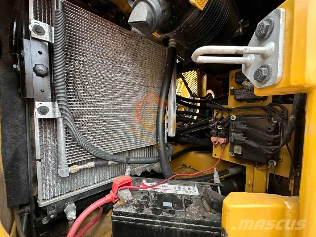 CAT 310 소형 굴삭기 7톤 미만