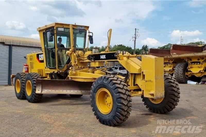 CAT  140K 그레이더