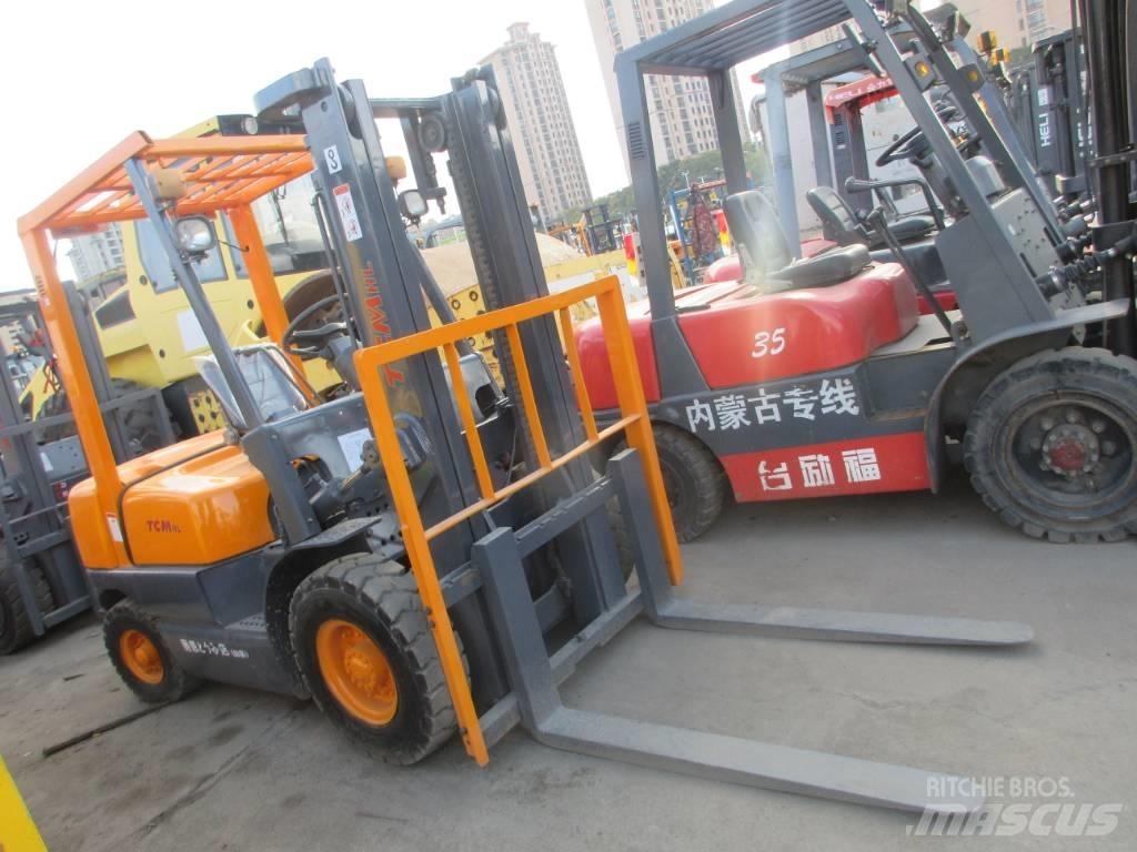 TCM FD 30 디젤 지게차