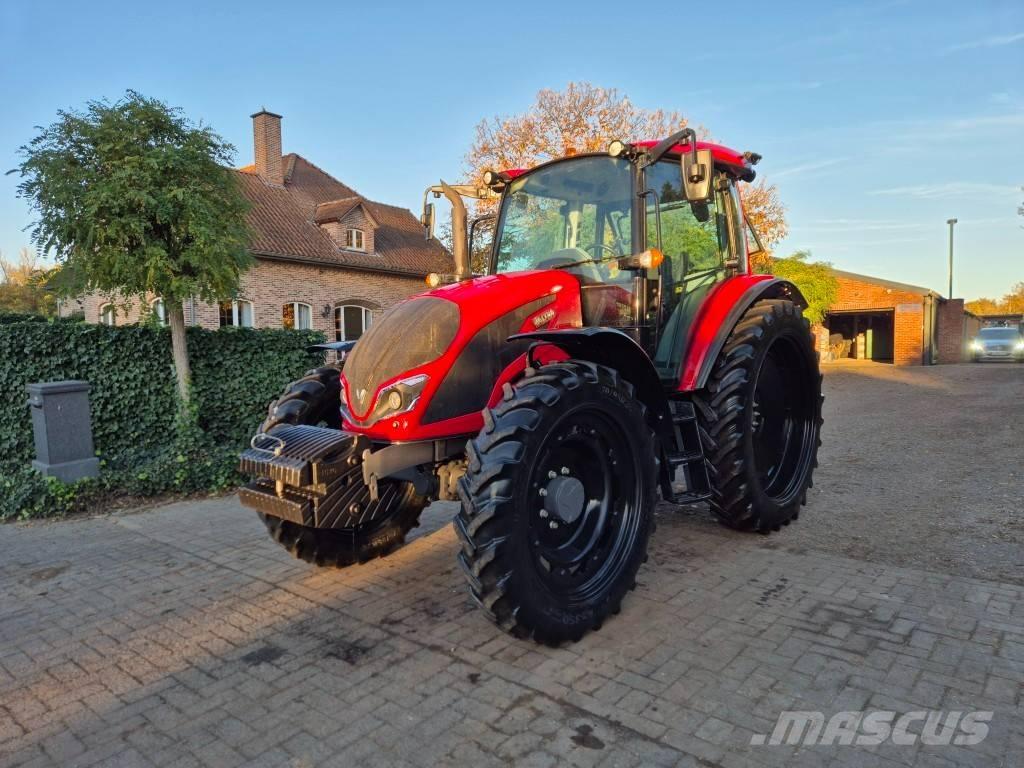 Valtra A105 HiTech 트랙터