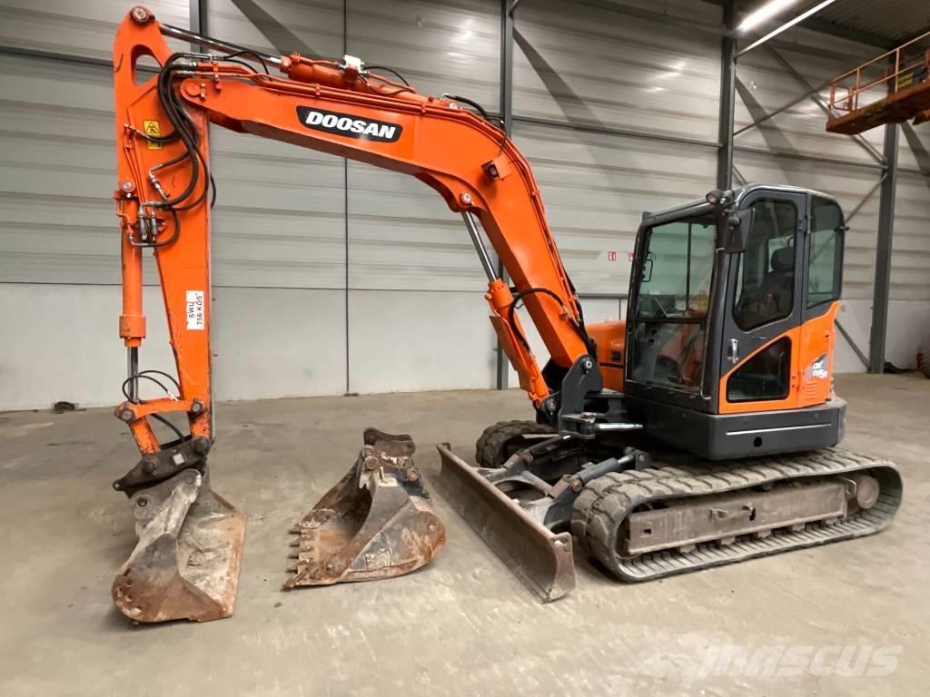Doosan DX 85 R-3 중형굴삭기 7톤-28톤