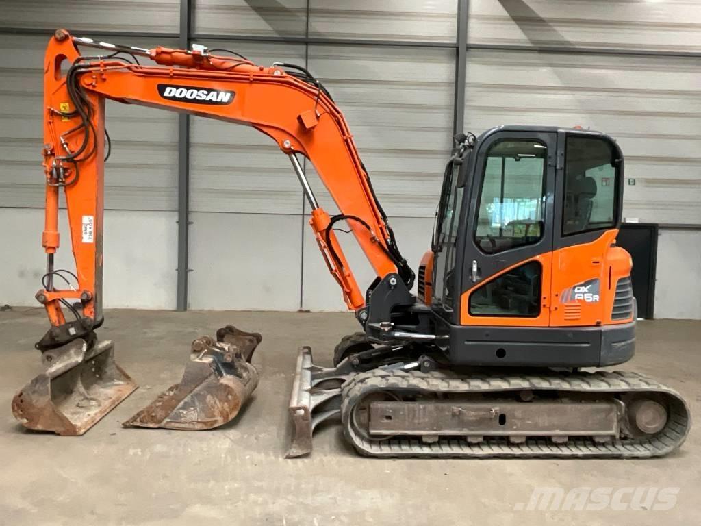 Doosan DX 85 R-3 중형굴삭기 7톤-28톤