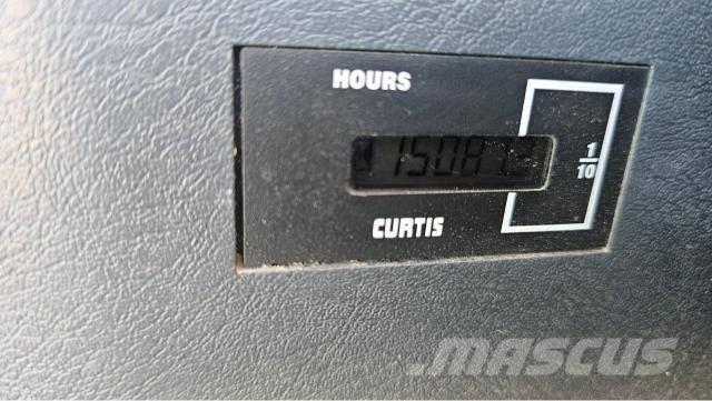 Hyundai Robex 300 LC 대형 굴삭기 29톤 이상