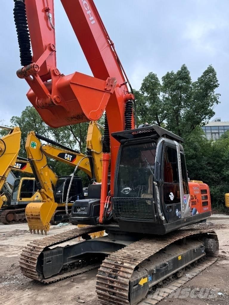 Hitachi ZX 200 대형 굴삭기 29톤 이상