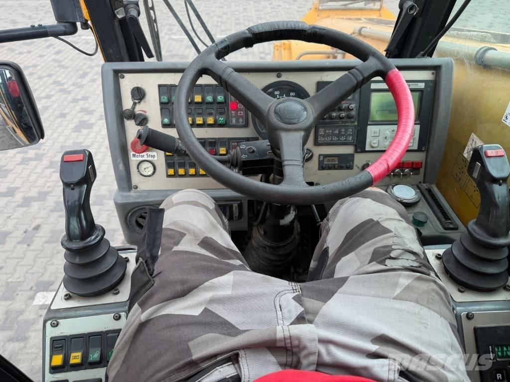Demag AC 40-1 City A/T 크레인