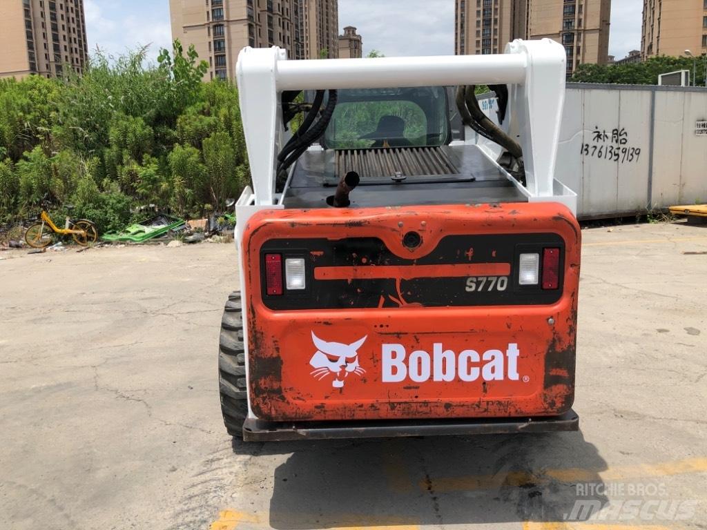 Bobcat S 770  스키드로더