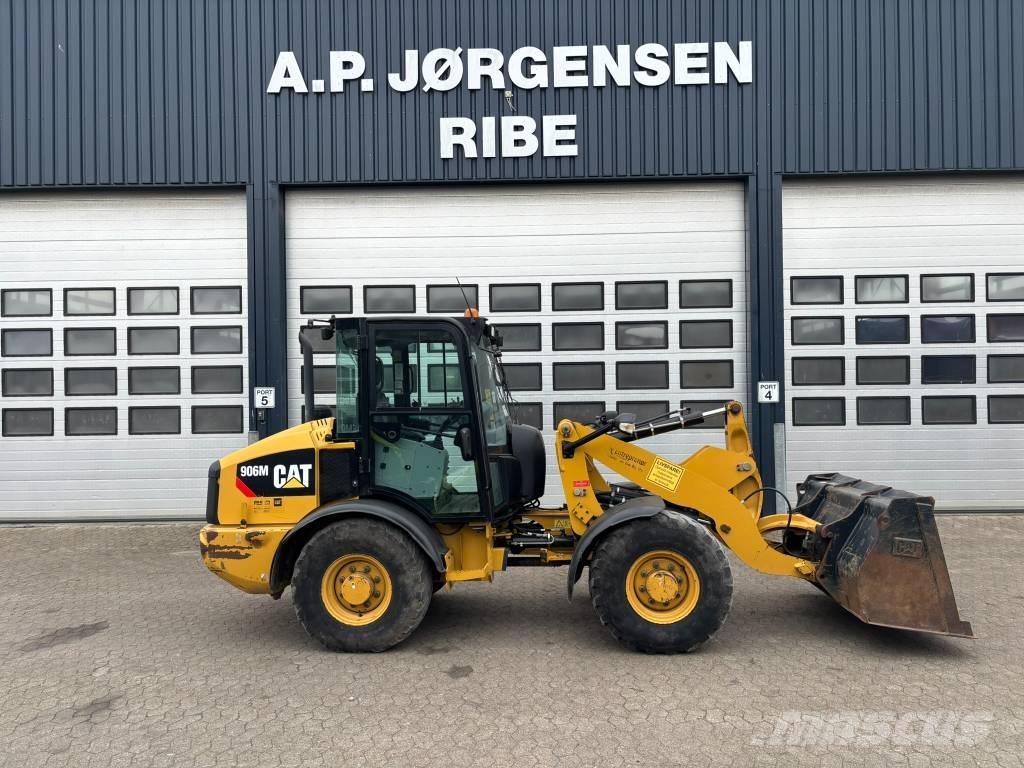 CAT 906 M  휠로우더