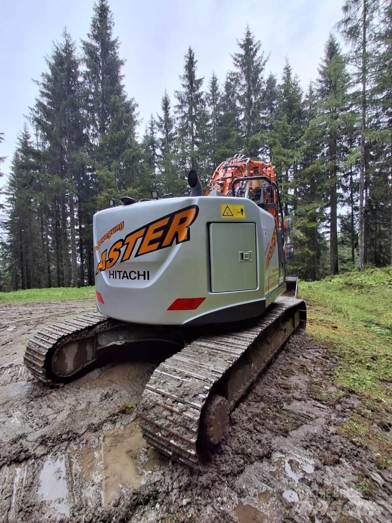 Hitachi ZX 225 US LC 대형 굴삭기 29톤 이상