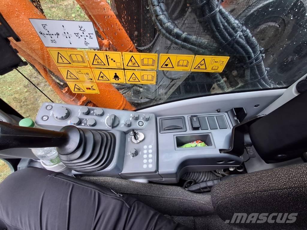 Hitachi ZX 225 US LC 대형 굴삭기 29톤 이상