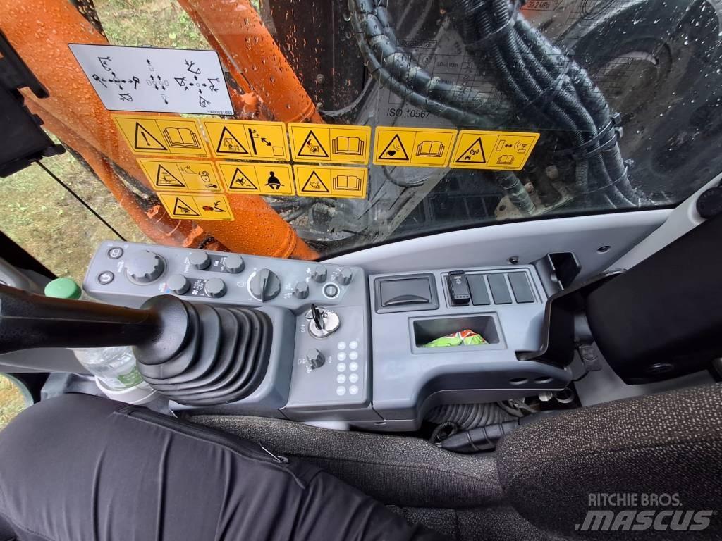 Hitachi ZX 225 US LC 대형 굴삭기 29톤 이상