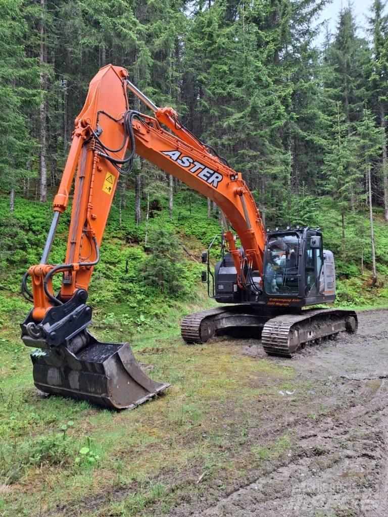Hitachi ZX 225 US LC 대형 굴삭기 29톤 이상