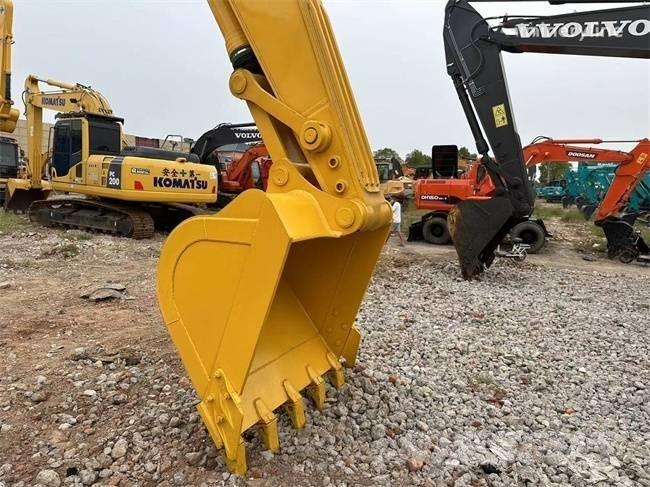 Komatsu PC 240 대형 굴삭기 29톤 이상