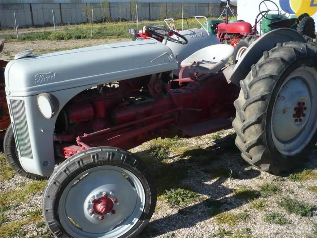 Ford 8N 트랙터