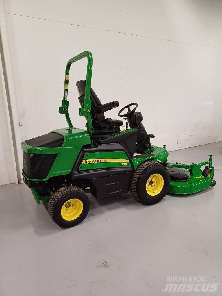 John Deere 1580 탑승형 잔디깎기