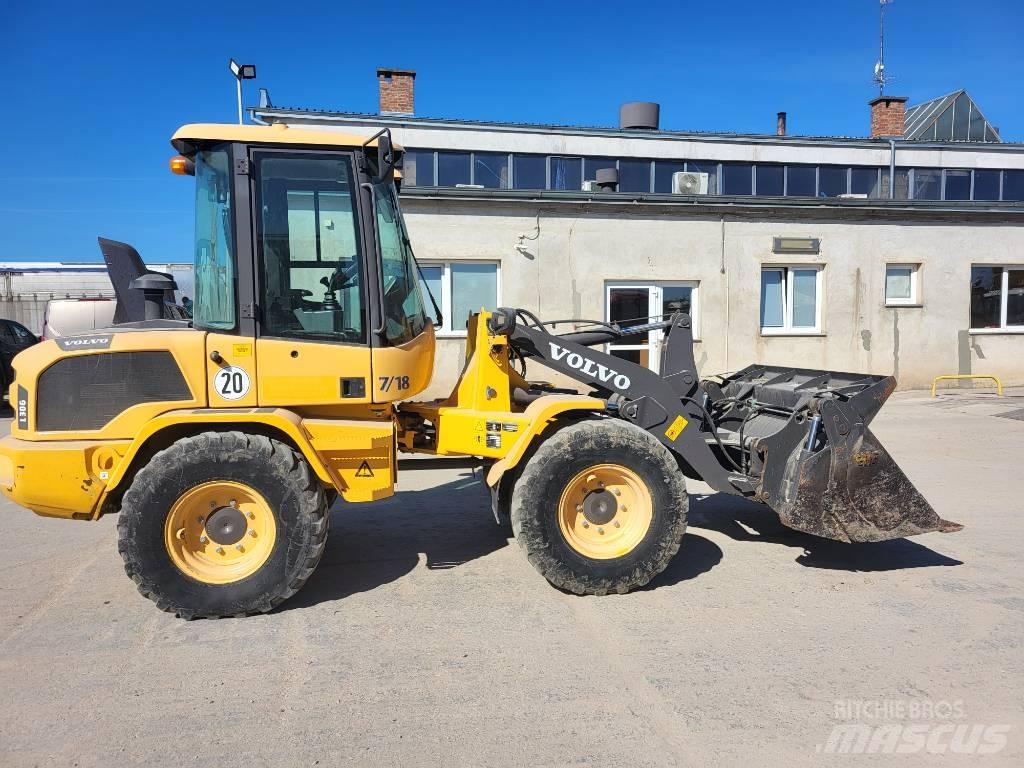 Volvo L 30 G  휠로우더