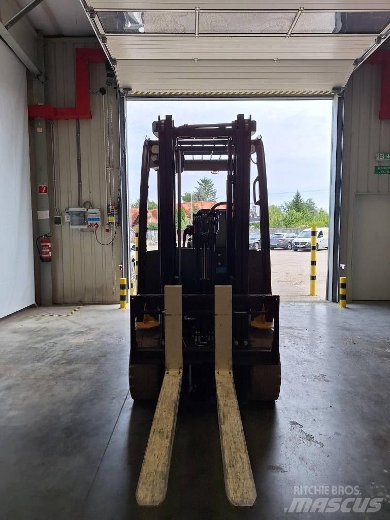 Yale ERP 30 VL 전동 지게차