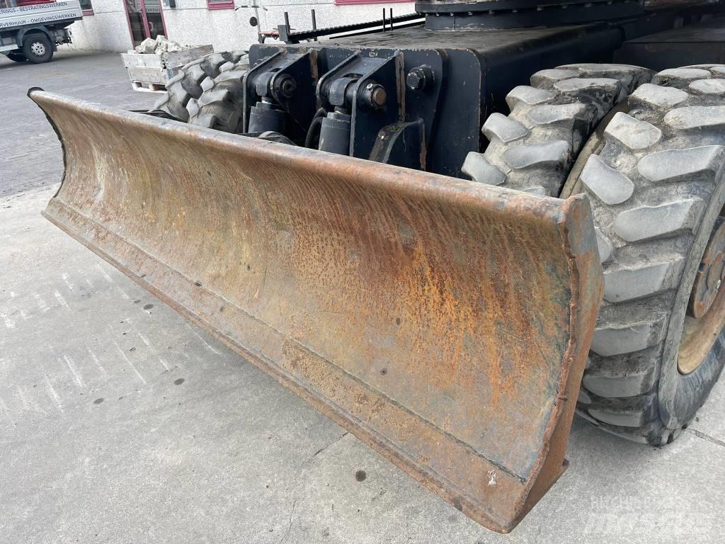JCB JS 145 W  휠 굴삭기