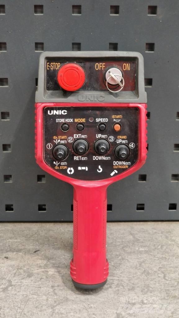 Unic URW 295 미니 크레인