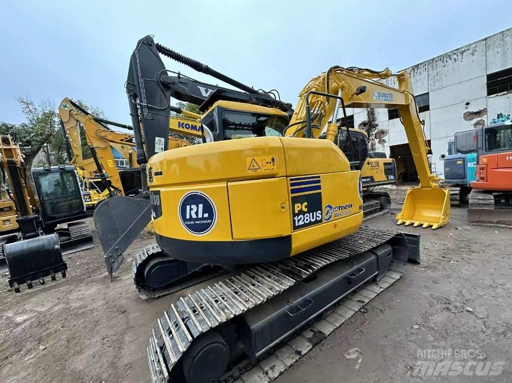 Komatsu PC 128 대형 굴삭기 29톤 이상