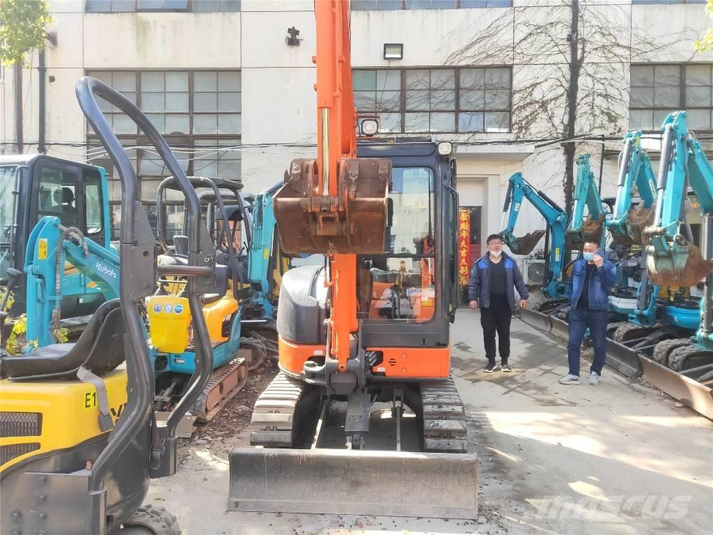 Hitachi ZX30 소형 굴삭기 7톤 미만
