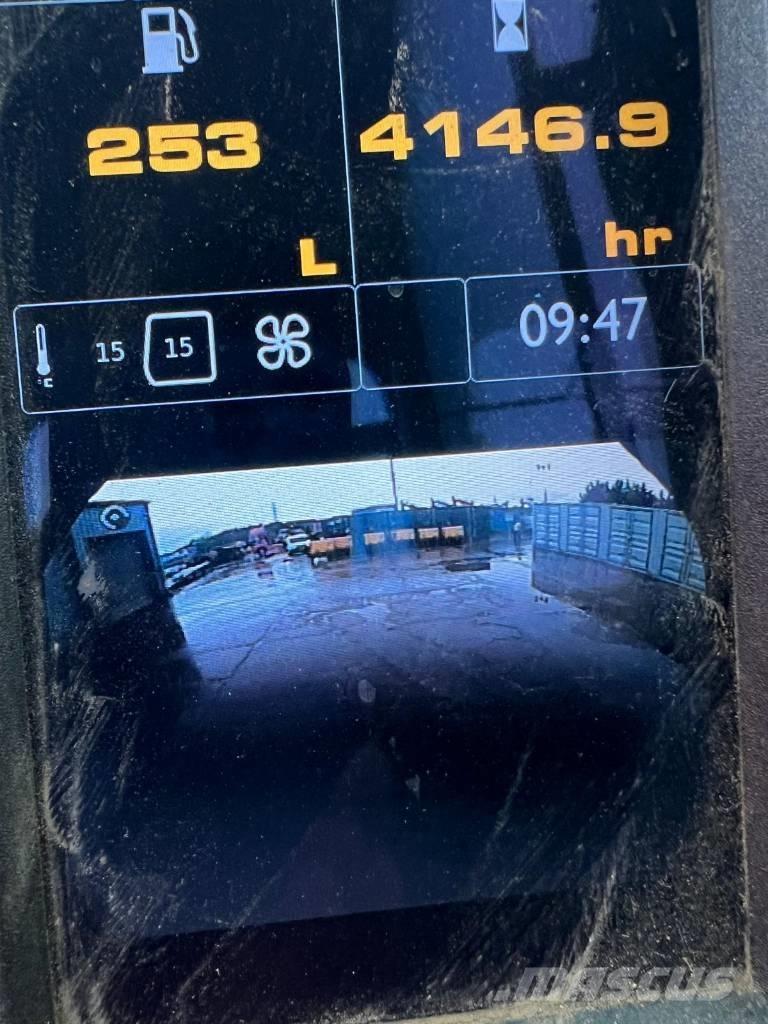 JCB JS 130 대형 굴삭기 29톤 이상