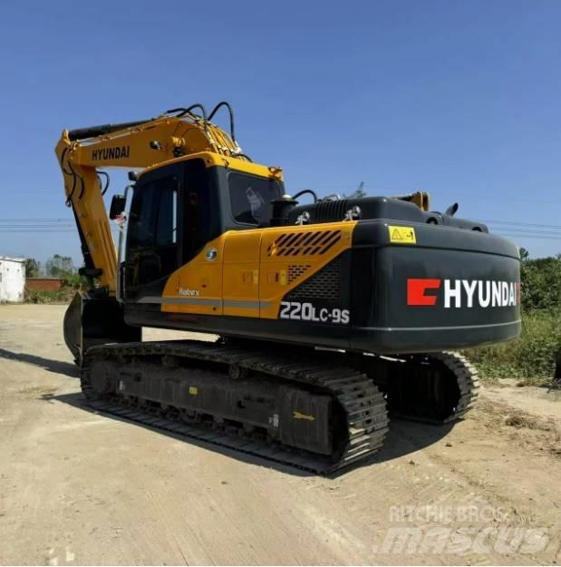 Hyundai R220-9S 대형 굴삭기 29톤 이상