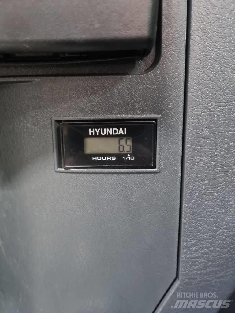 Hyundai R60CR-9A 소형 굴삭기 7톤 미만
