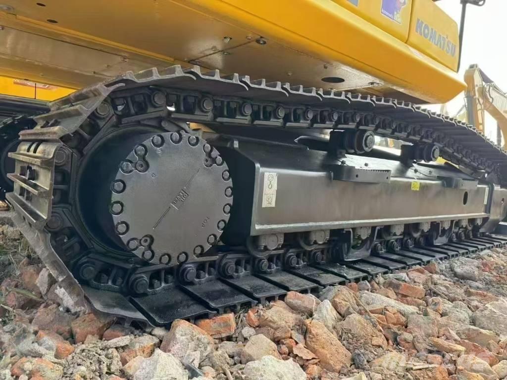 Komatsu 220-8 대형 굴삭기 29톤 이상