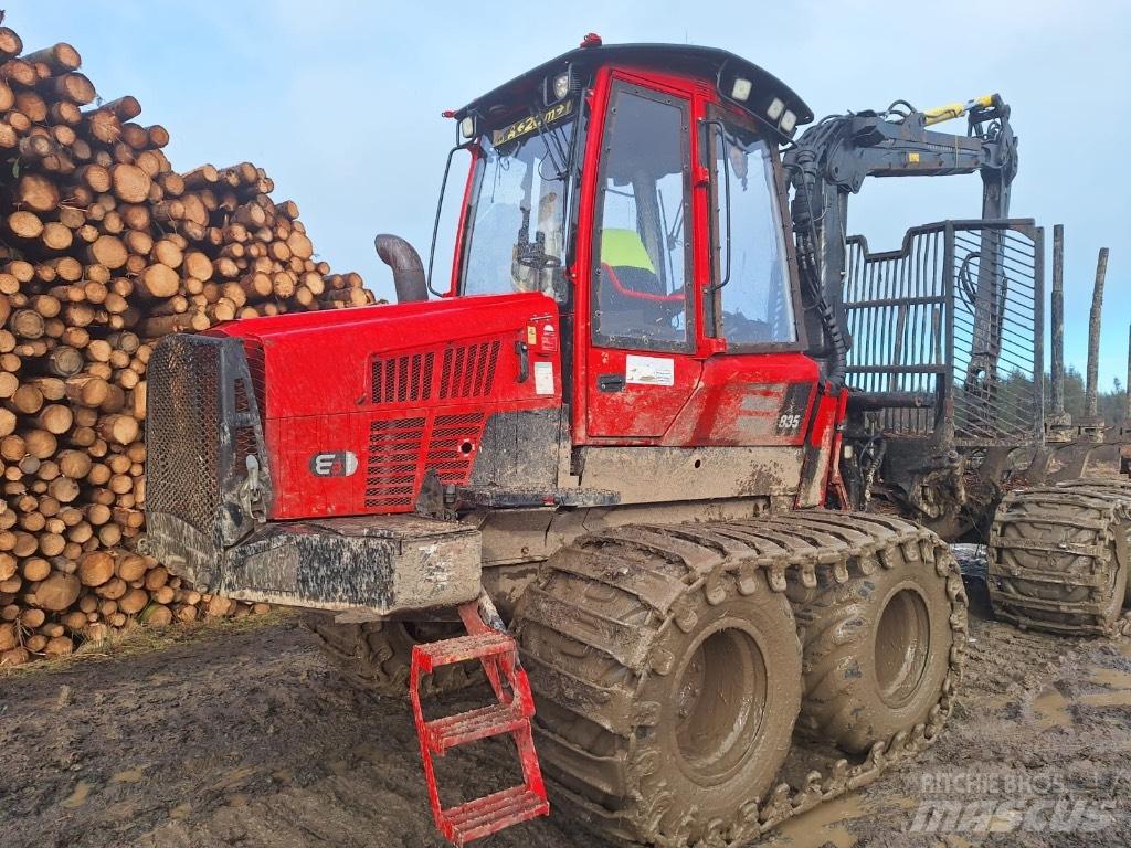 Komatsu 835 원목 포워더