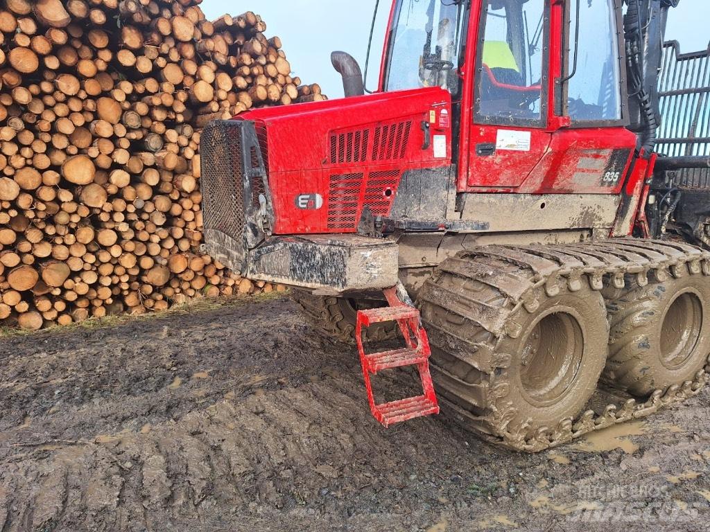Komatsu 835 원목 포워더
