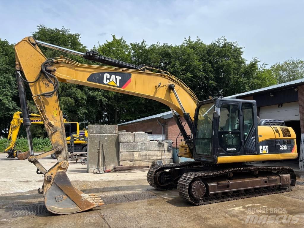 CAT 323 D LN 대형 굴삭기 29톤 이상